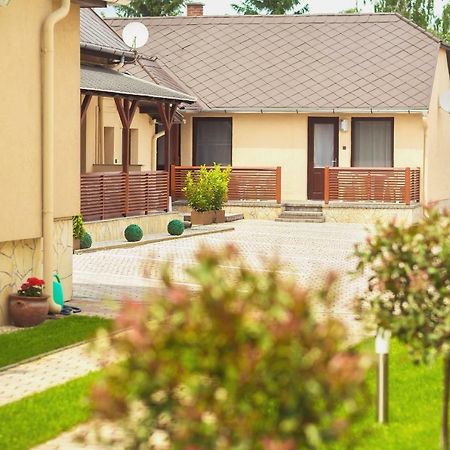 Apartman Szanyi Buk Luaran gambar