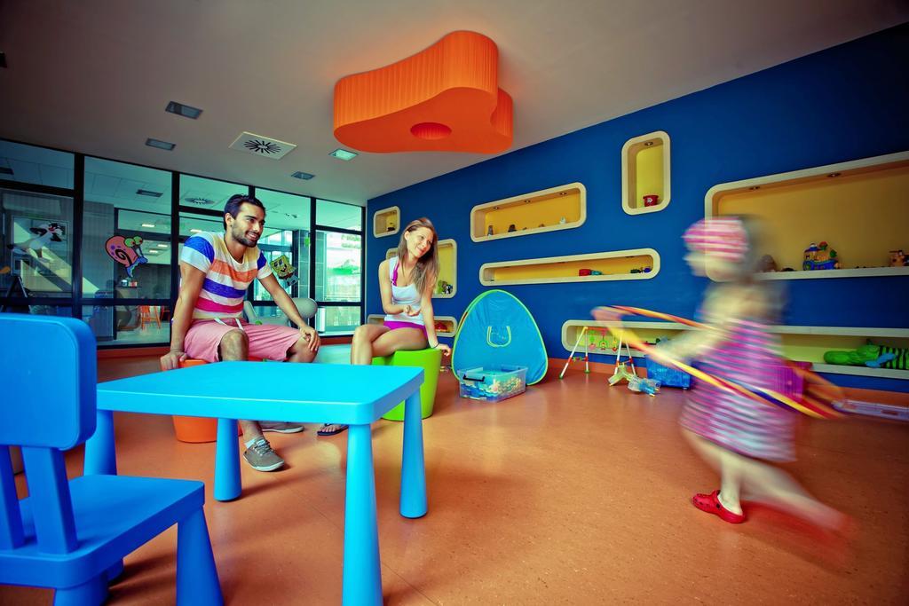Apartman Szanyi Buk Bilik gambar