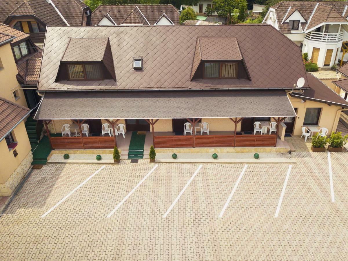 Apartman Szanyi Buk Luaran gambar
