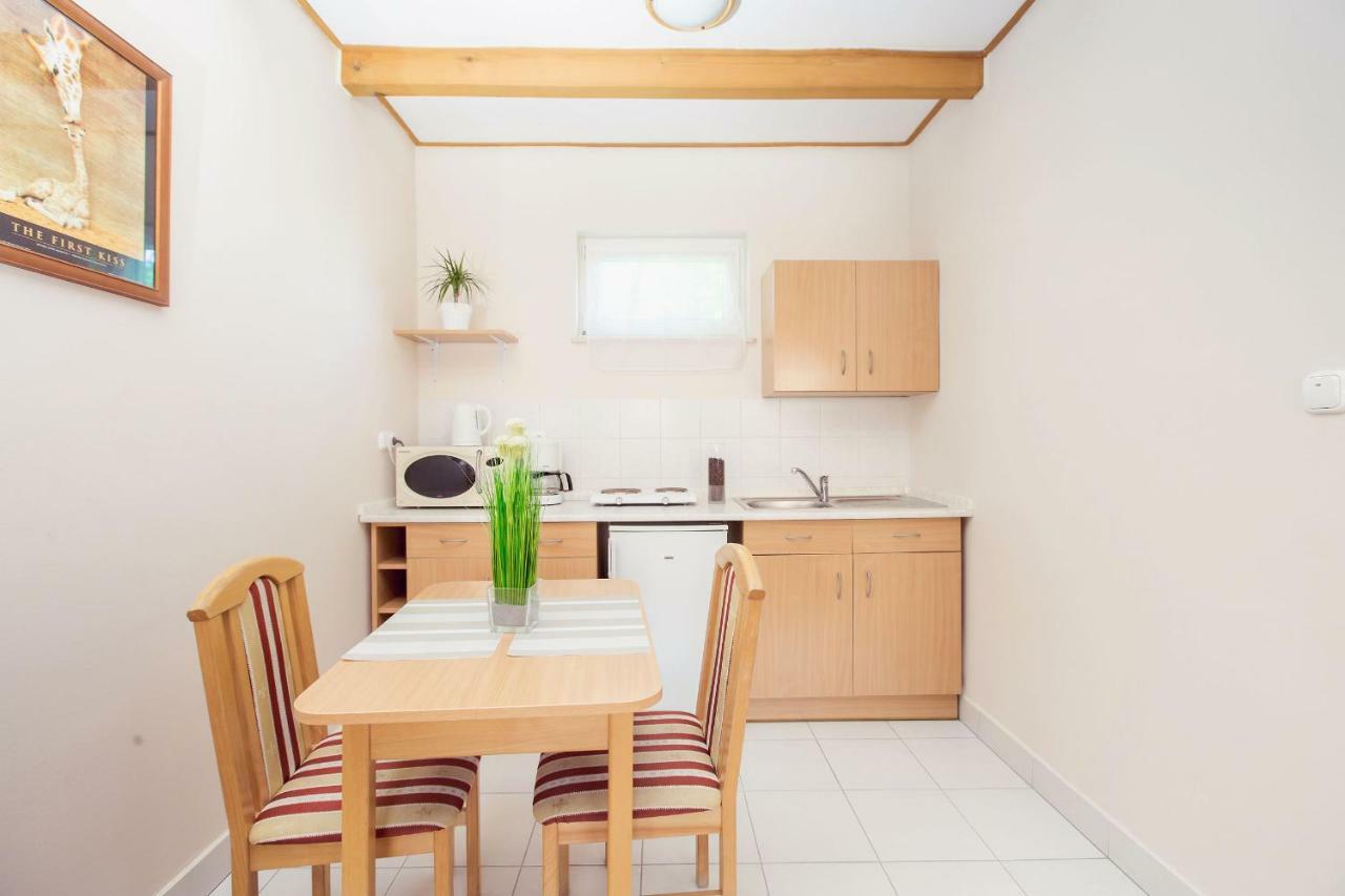 Apartman Szanyi Buk Luaran gambar