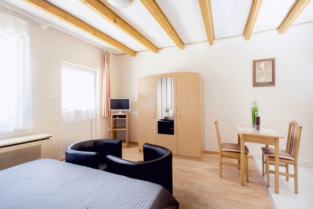 Apartman Szanyi Buk Luaran gambar